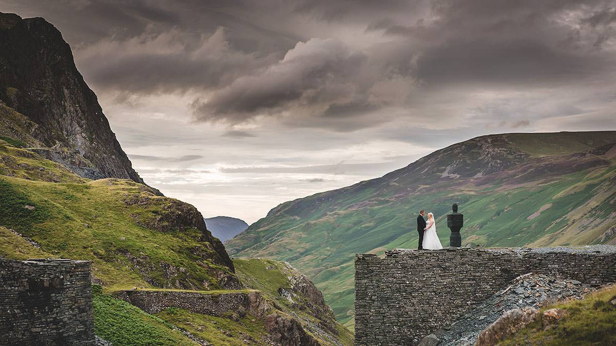 newly wed couple elopement Honister slate mine