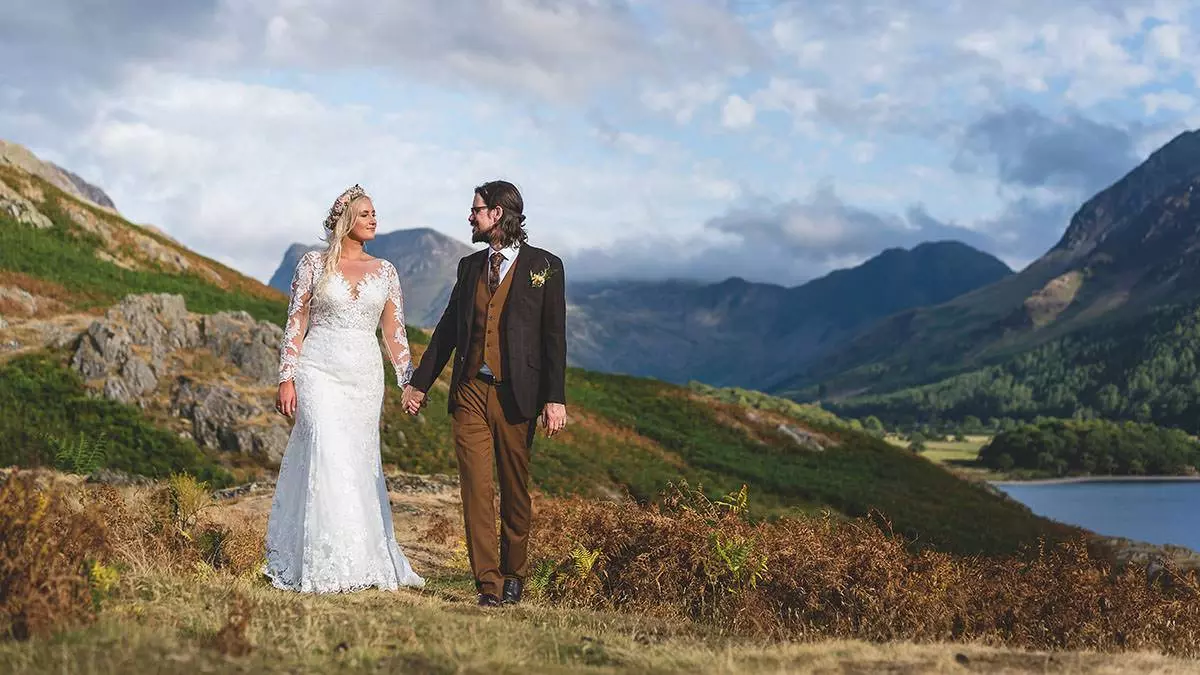 wedding photographs on the Lake District mountains wedding photographs on the Lake District mountains