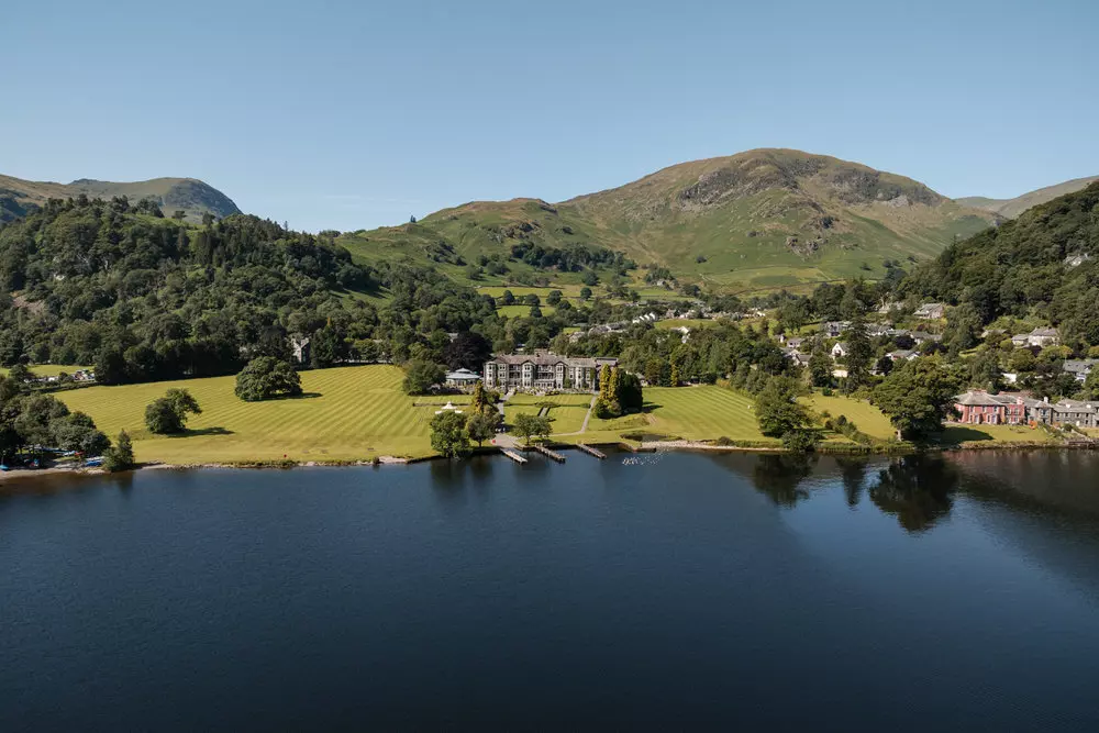 Inn on the Lake wedding venue aerial scene-set